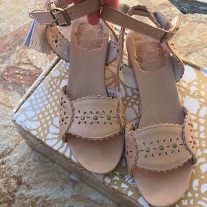 NWT Bali ELF Paloma leather heel sandals